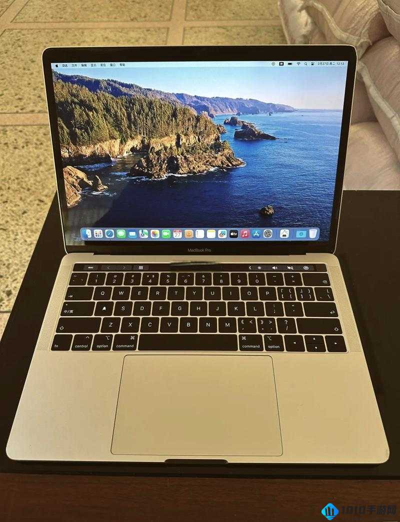 1819 岁的 1819 岁 macbook-pro 高清版